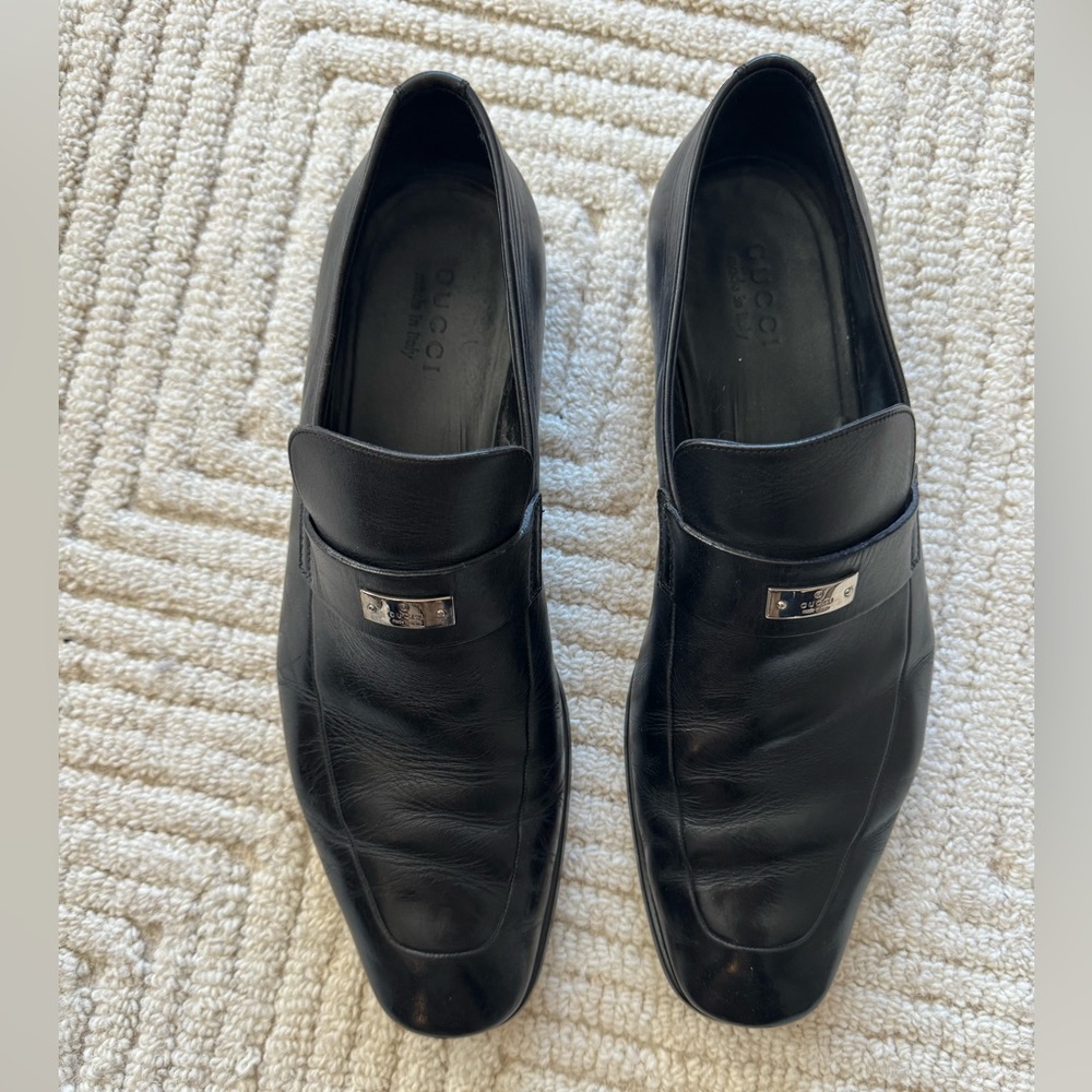 Gucci black leather men’s loafer, US size 11 (fits more like a US 12).